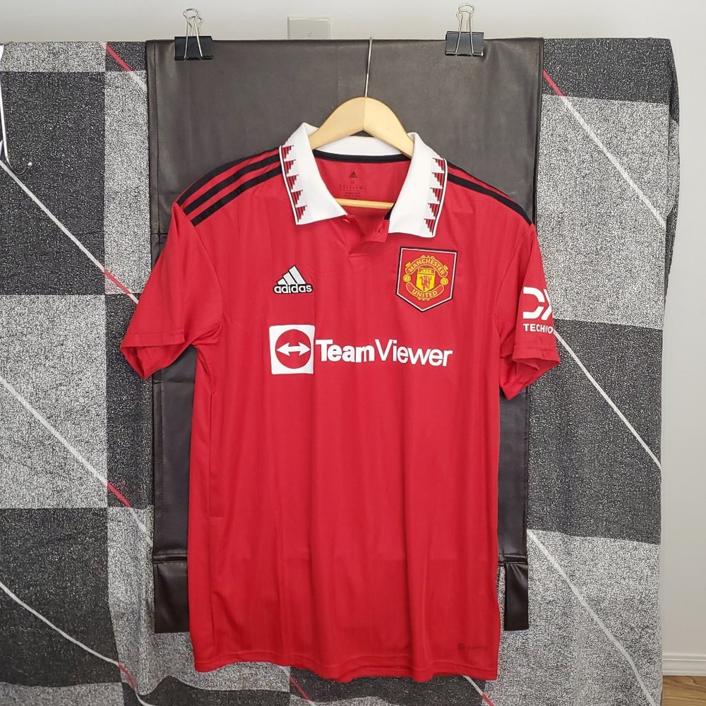 NWOT Manchester United Jersey New size M